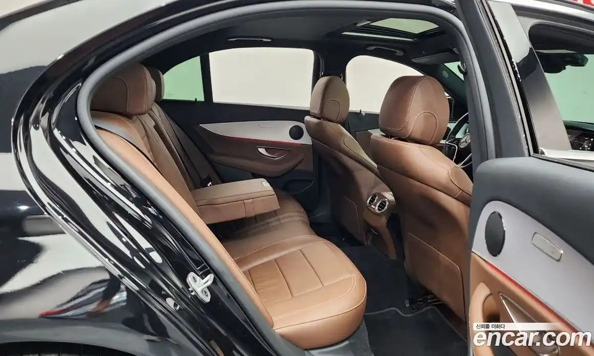 Mercedes-Benz E-Class 2021 2.0 Автомат в Москве № 137524, фото 12