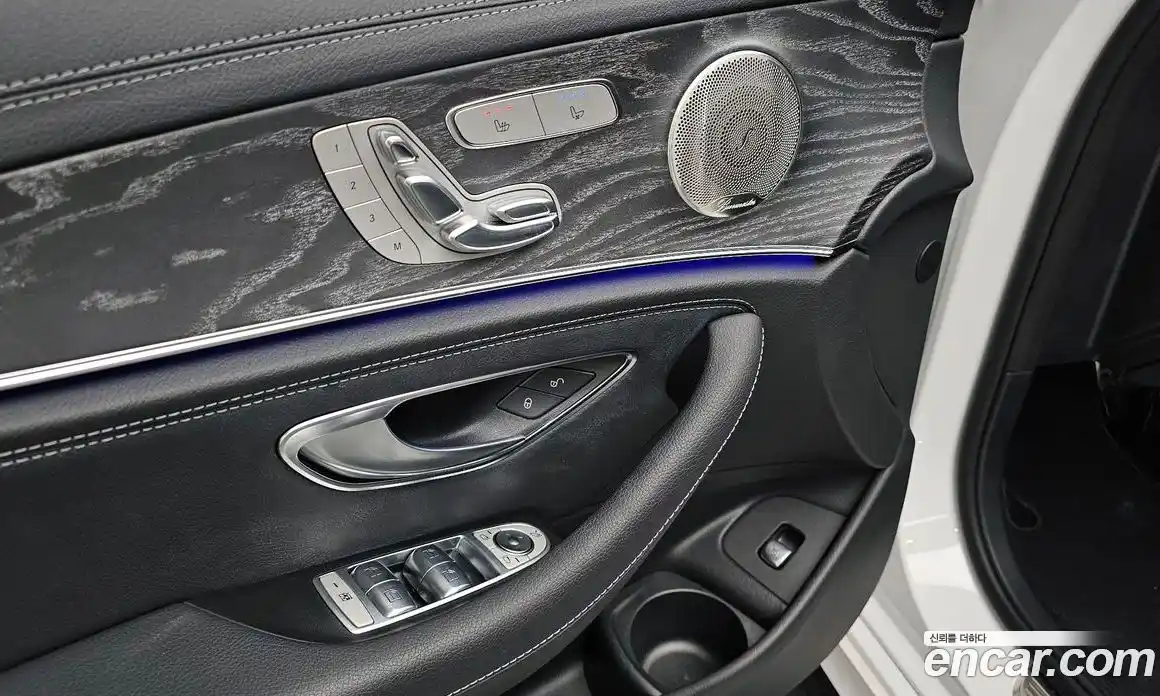 Mercedes-Benz E-Class 2022 2.0 Автомат в Москве № 141793, фото 19