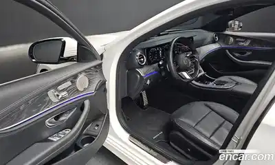 Mercedes-Benz E-Class 2022 2.0 Автомат в Москве № 141793, миниатюра 2