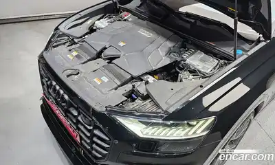 Audi Q8 2022 3.0 Автомат в Москве № 162629, миниатюра 3