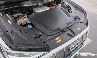 Audi e-tron 2021 0.2 Автомат в Москве № 163039, миниатюра 3