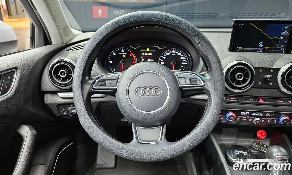 Audi A3 2015 2.0 Автомат в Москве № 163663, фото 17