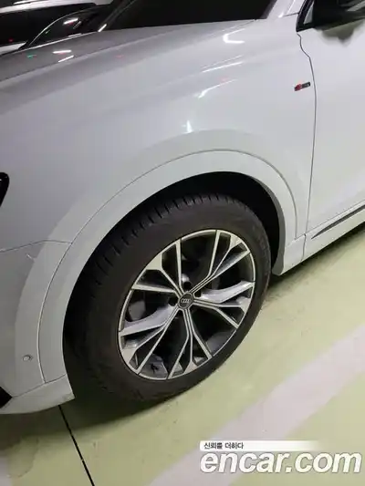 Audi Q8 2022 3.0 Автомат в Москве № 163982, миниатюра 12