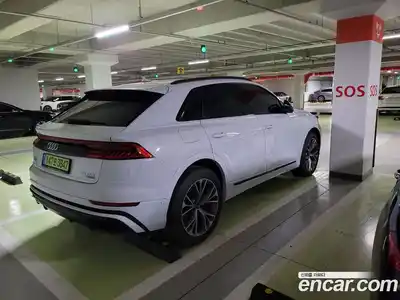 Audi Q8 2022 3.0 Автомат в Москве № 163982, миниатюра 2