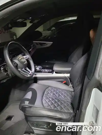 Audi Q8 2022 3.0 Автомат в Москве № 163982, миниатюра 6