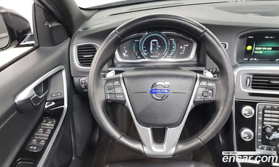 Volvo V60 2016 2.5 Автомат в Москве № 164693, фото 14