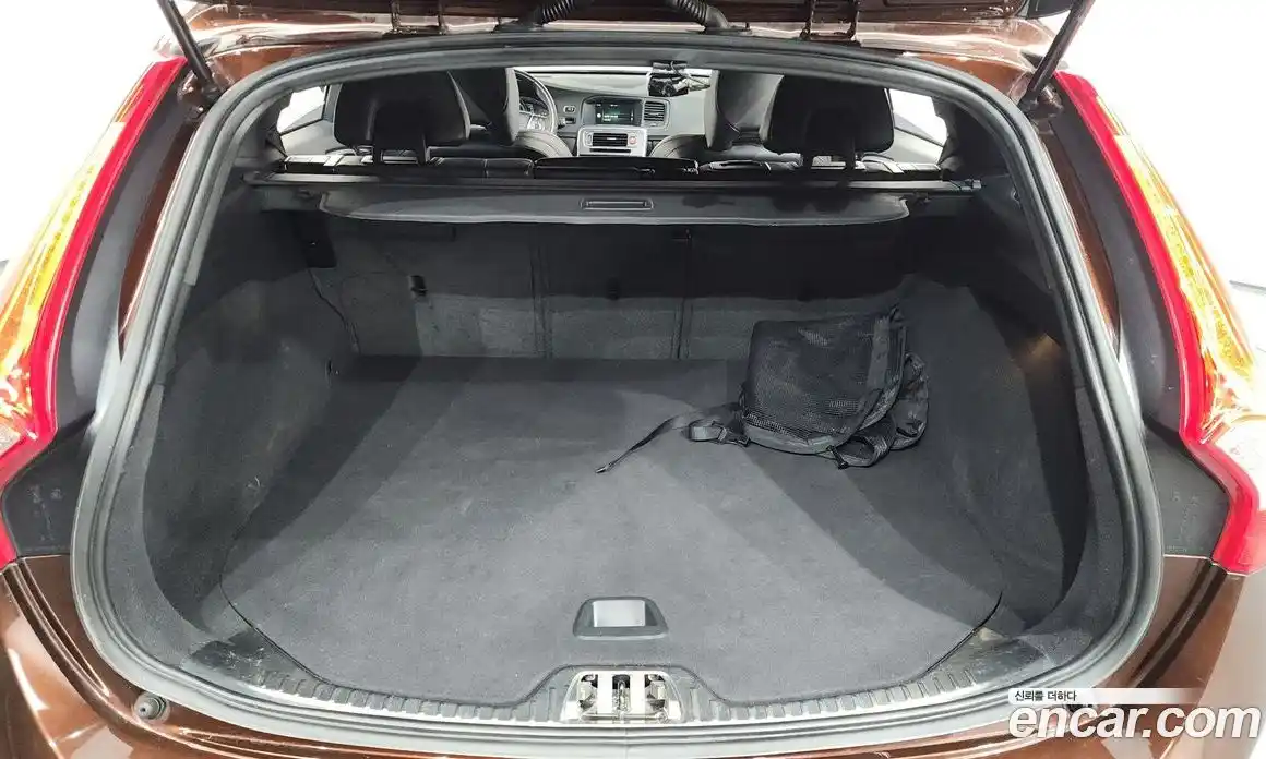 Volvo V60 2016 2.5 Автомат в Москве № 164693, фото 8