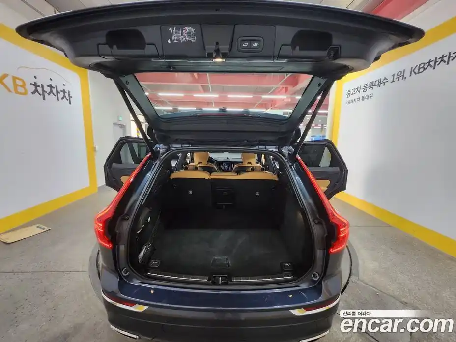 Volvo XC60 2020 2.0 Автомат в Москве № 164697, фото 13