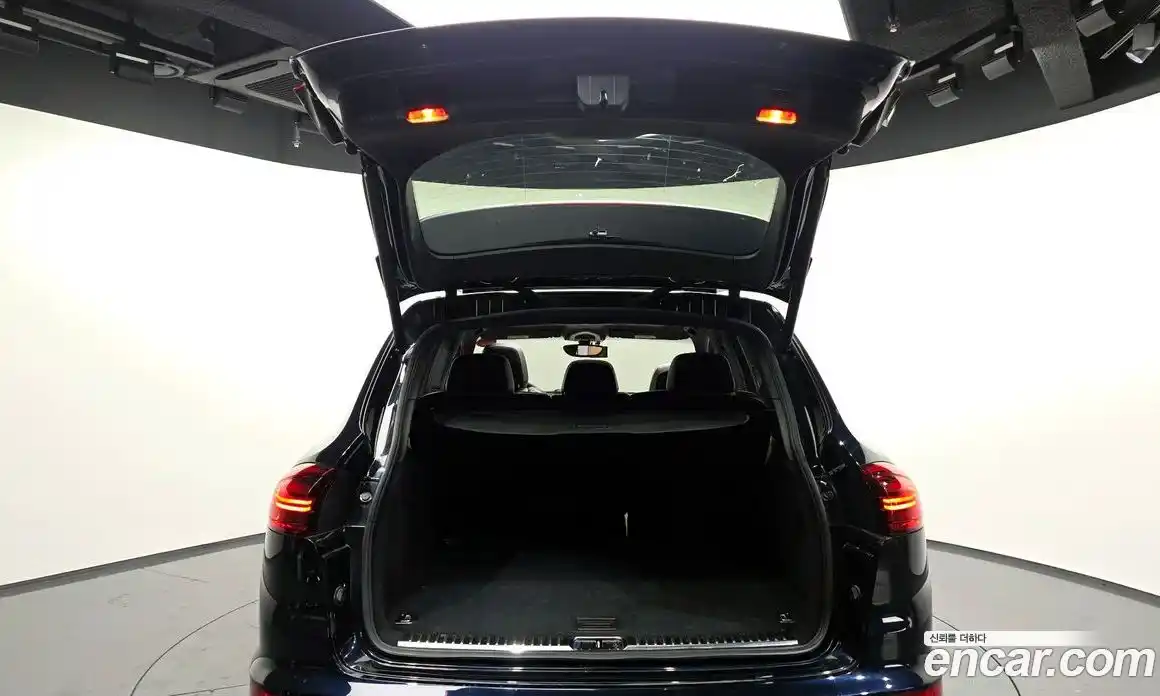 Porsche Cayenne 2016 3.0 Автомат в Москве № 165546, фото 16