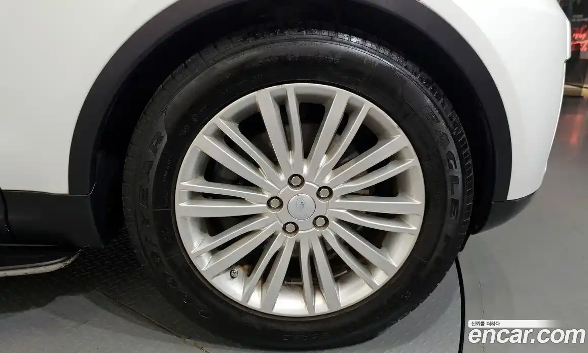 Land Rover Discovery 2018 3.0 Автомат в Москве № 166418, фото 15