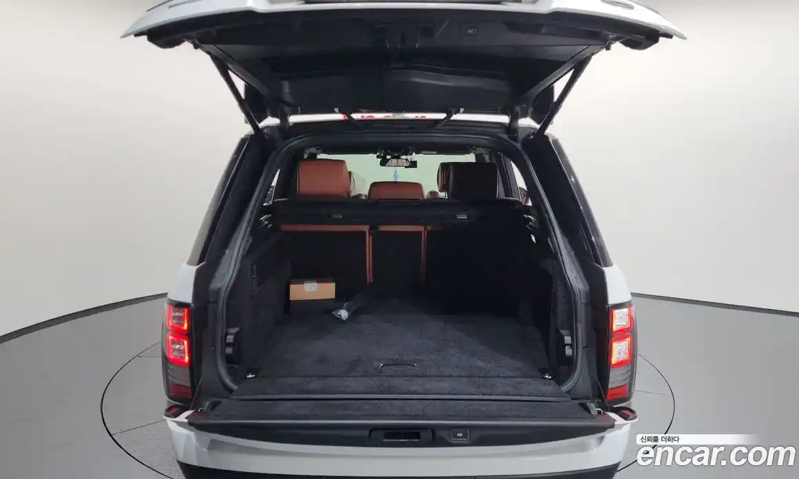 Land Rover Range-Rover 2015 4.4 Автомат в Москве № 166670, фото 14