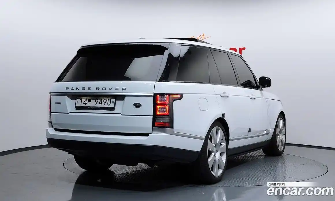 Land Rover Range-Rover 2015 4.4 Автомат в Москве № 166670, фото 17