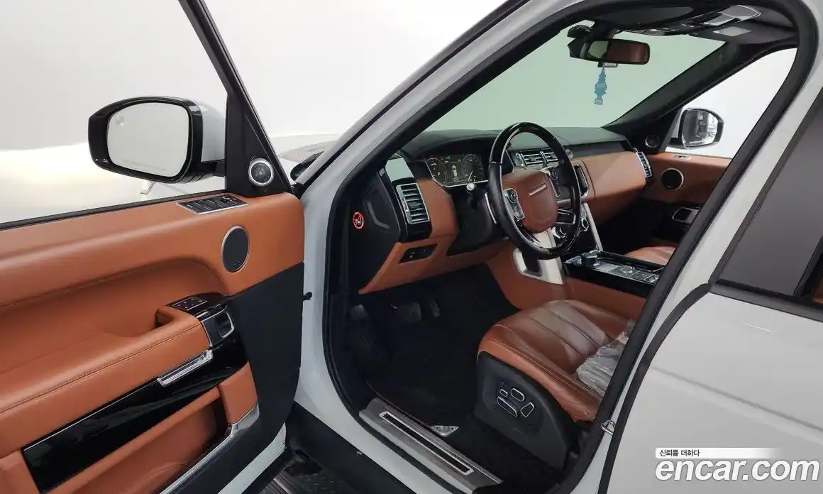 Land Rover Range-Rover 2015 4.4 Автомат в Москве № 166670, фото 3