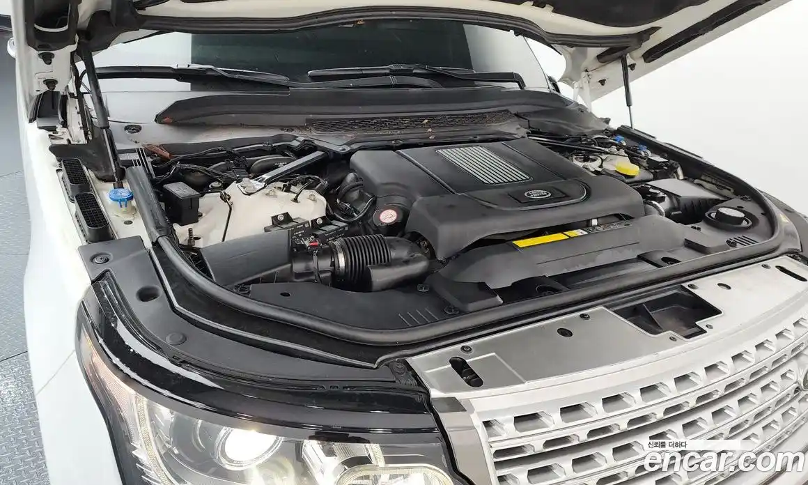 Land Rover Range-Rover 2015 4.4 Автомат в Москве № 166670, фото 8