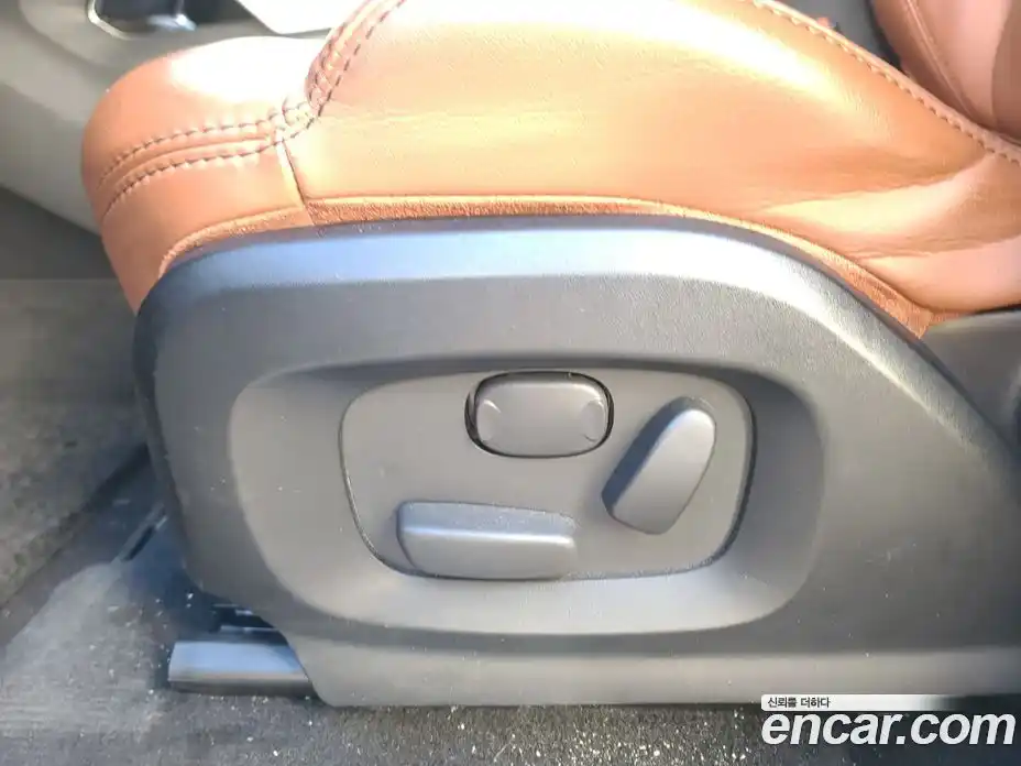 Land Rover Range-Rover Evoque 2015 2.2 Автомат в Москве № 166870, фото 18