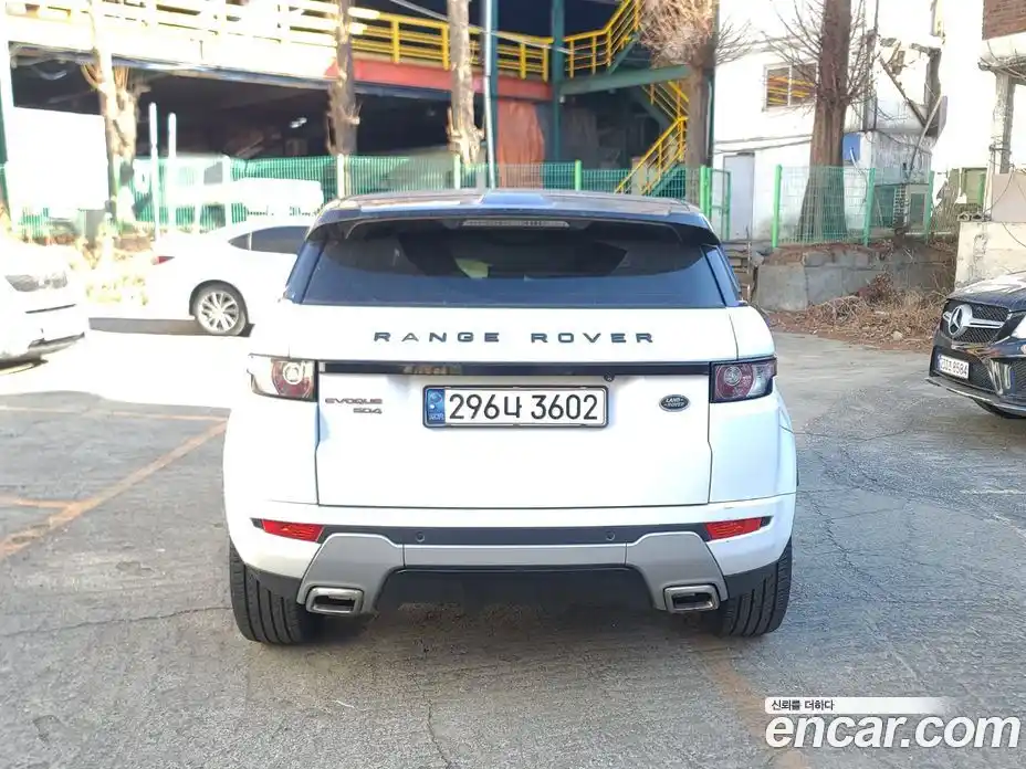 Land Rover Range-Rover Evoque 2015 2.2 Автомат в Москве № 166870, фото 5