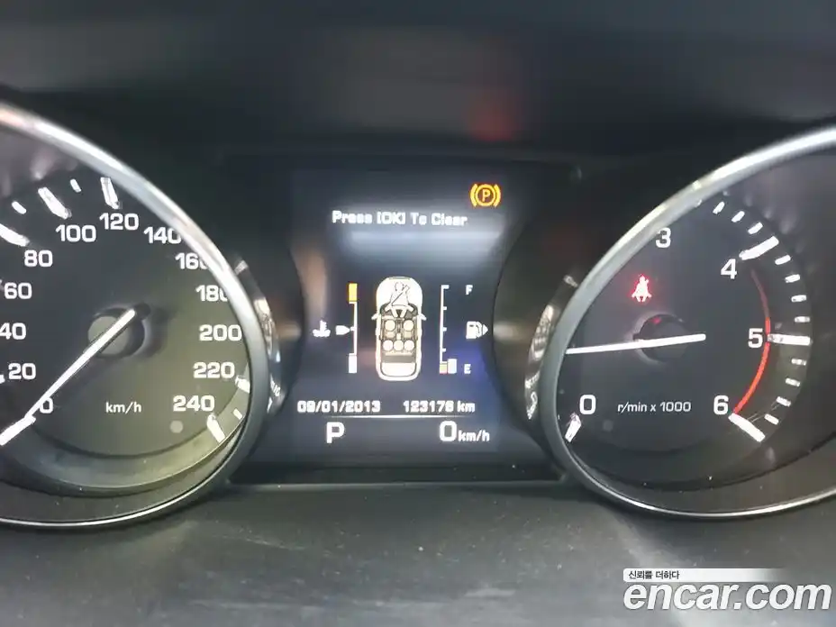 Land Rover Range-Rover Evoque 2015 2.2 Автомат в Москве № 166870, фото 7