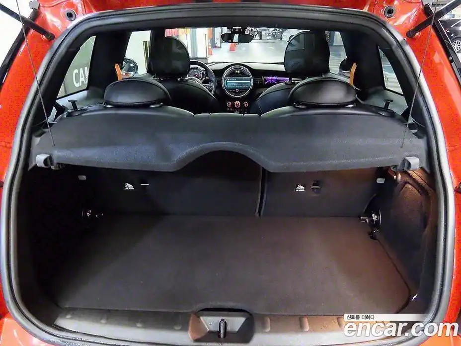 Mini Cooper 2019 2.0 Автомат в Москве № 167463, фото 17