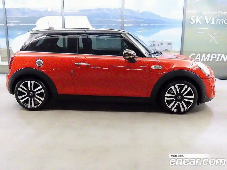 Mini Cooper 2019 2.0 Автомат в Москве № 167463, фото 3