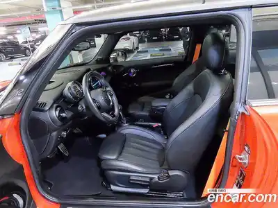 Mini Cooper 2019 2.0 Автомат в Москве № 167463, миниатюра 6