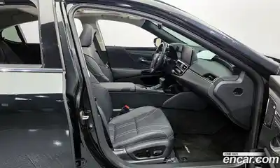 Lexus ES 2025 2.5 Автомат в Москве № 168003, миниатюра 2