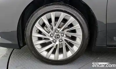 Lexus ES 2025 2.5 Автомат в Москве № 168003, миниатюра 4