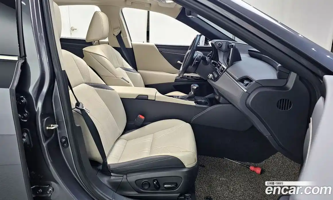 Lexus ES 2023 2.5 Автомат в Москве № 168086, фото 14