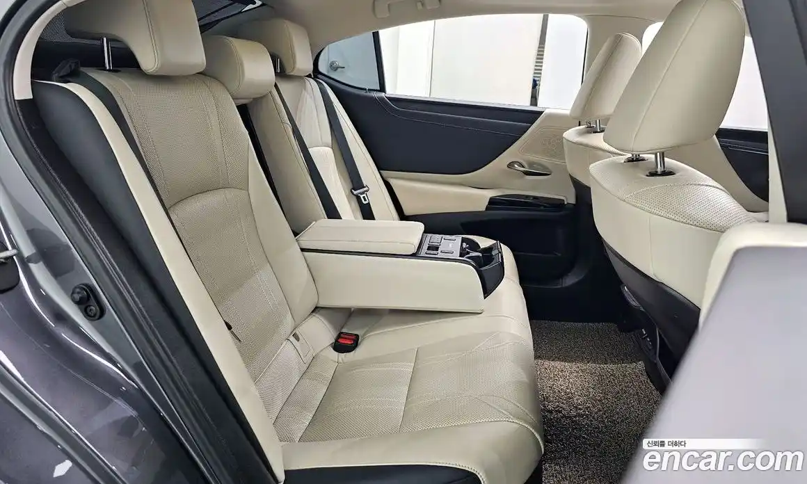 Lexus ES 2023 2.5 Автомат в Москве № 168086, фото 16