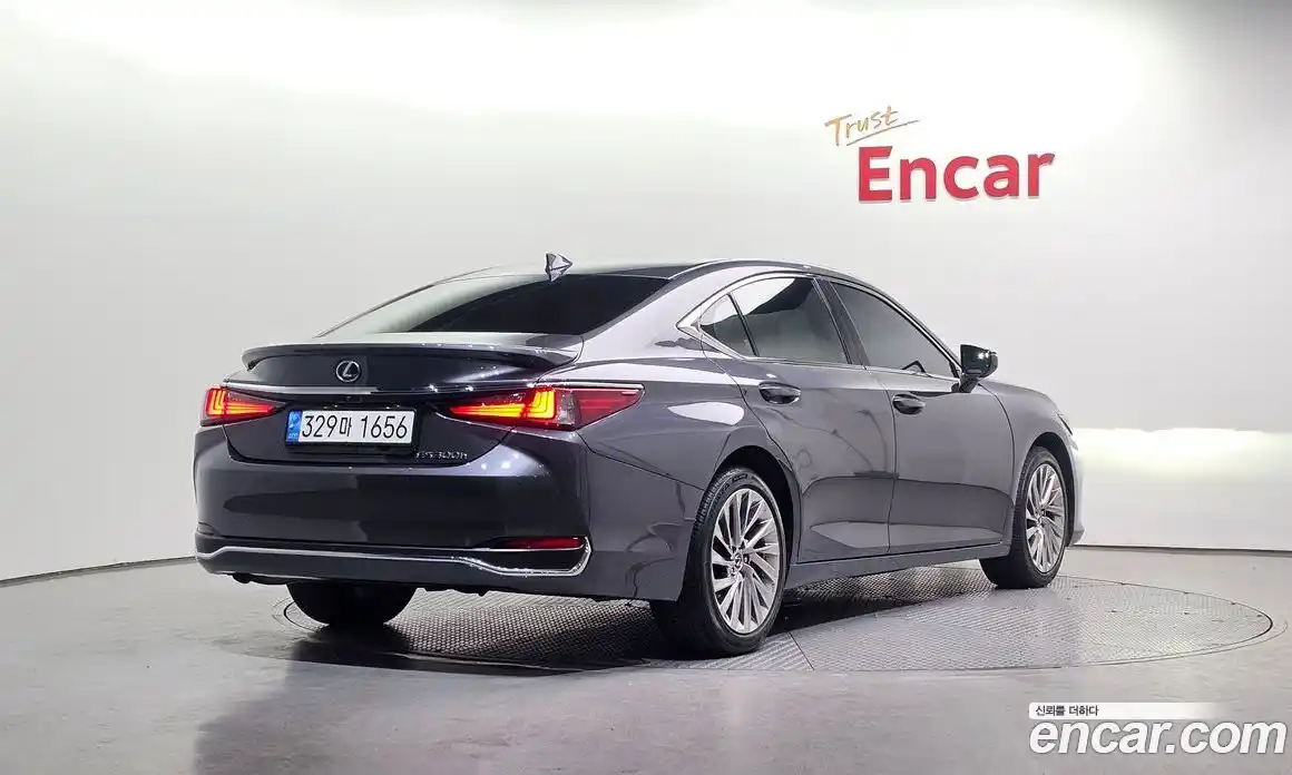 Lexus ES 2023 2.5 Автомат в Москве № 168086, фото 4