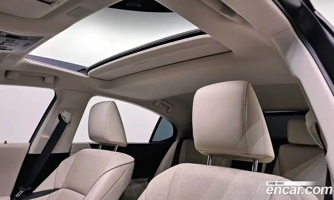 Lexus ES 2023 2.5 Автомат в Москве № 168086, фото 8