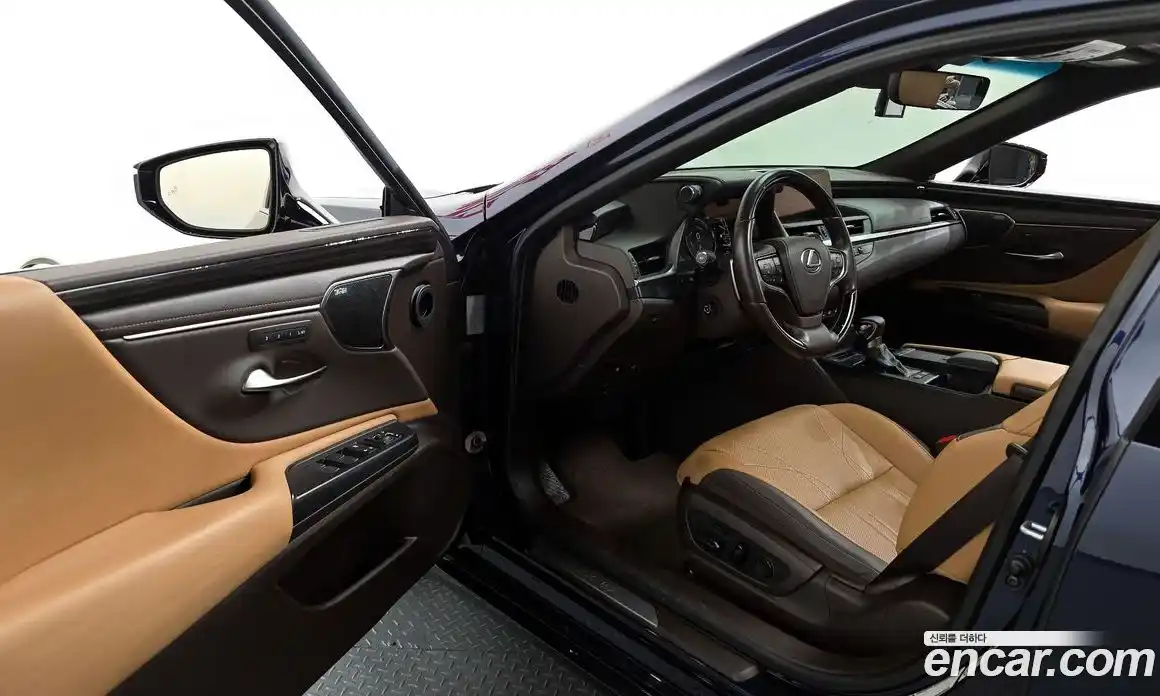 Lexus ES 2019 2.5 Автомат в Москве № 168266, фото 13