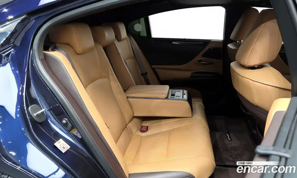 Lexus ES 2019 2.5 Автомат в Москве № 168266, фото 18