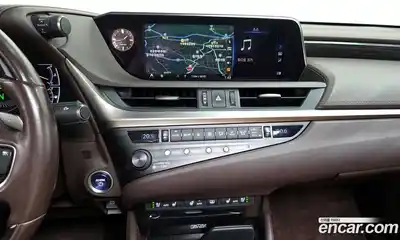 Lexus ES 2019 2.5 Автомат в Москве № 168266, миниатюра 3