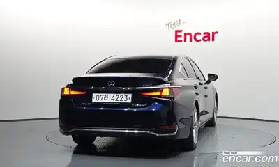 Lexus ES 2019 2.5 Автомат в Москве № 168266, миниатюра 5
