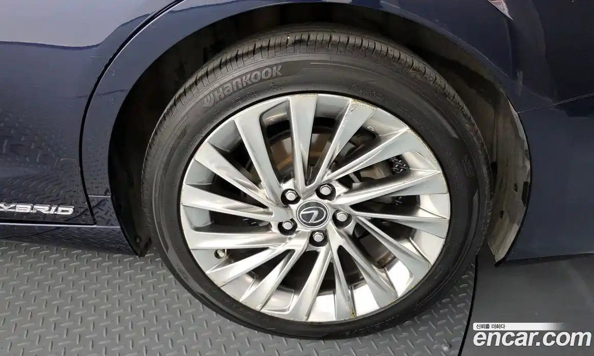 Lexus ES 2019 2.5 Автомат в Москве № 168266, фото 8