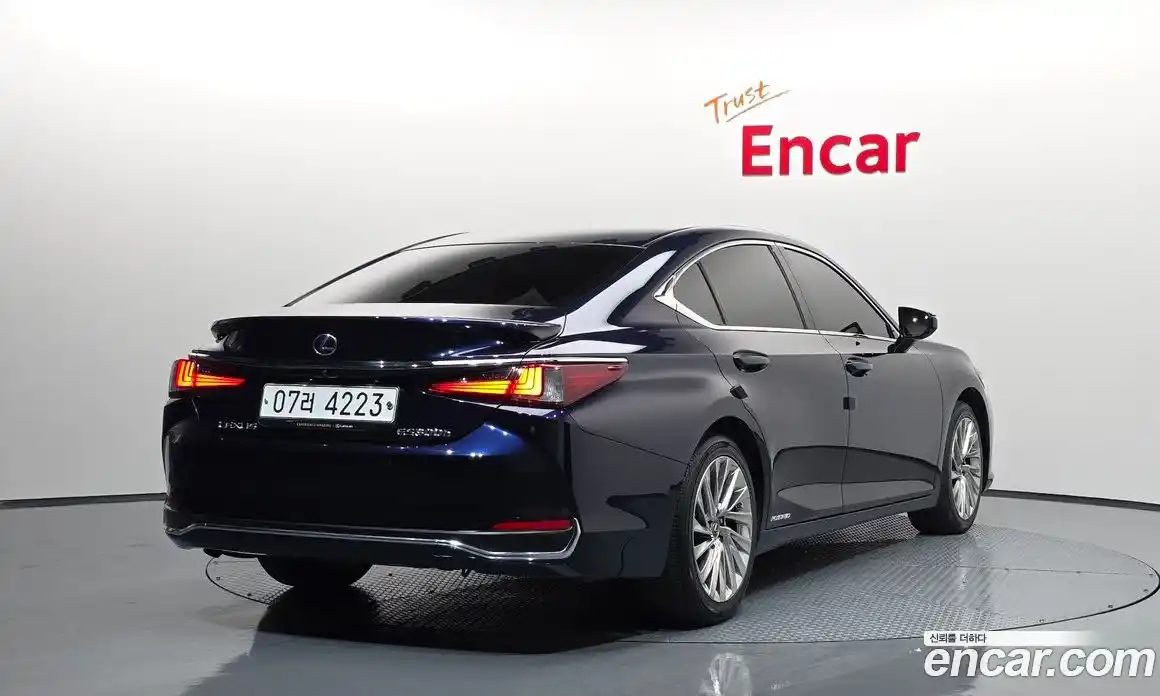 Lexus ES 2019 2.5 Автомат в Москве № 168266, фото 9