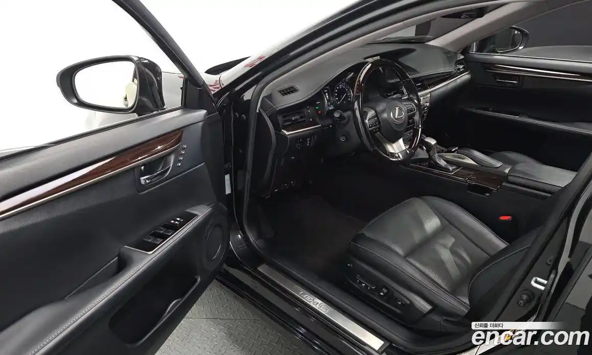 Lexus ES 2017 2.5 Автомат в Москве № 168271, фото 11