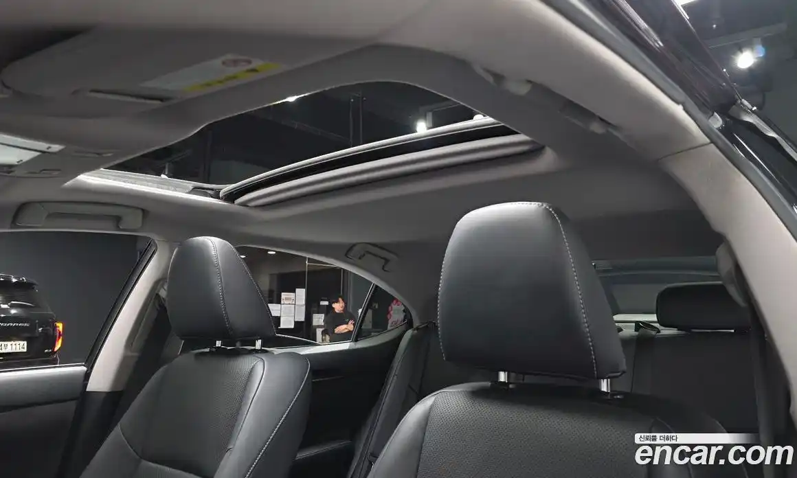 Lexus ES 2017 2.5 Автомат в Москве № 168271, фото 19