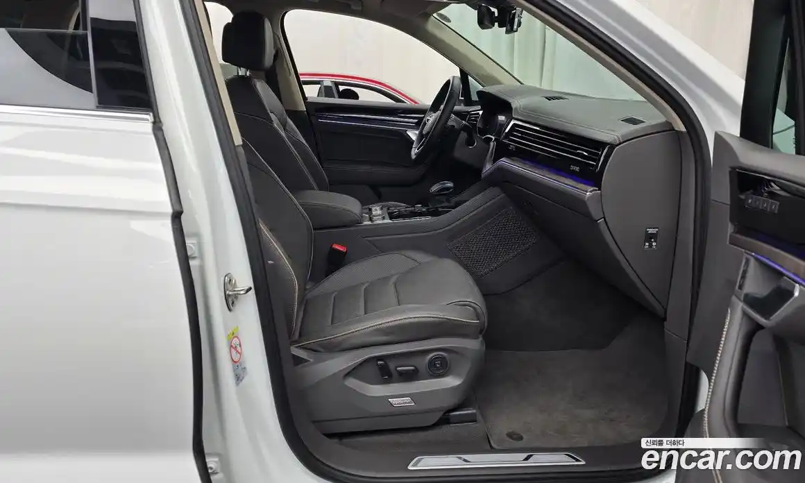 Volkswagen Touareg 2023 3.0 Автомат в Москве № 168449, фото 11