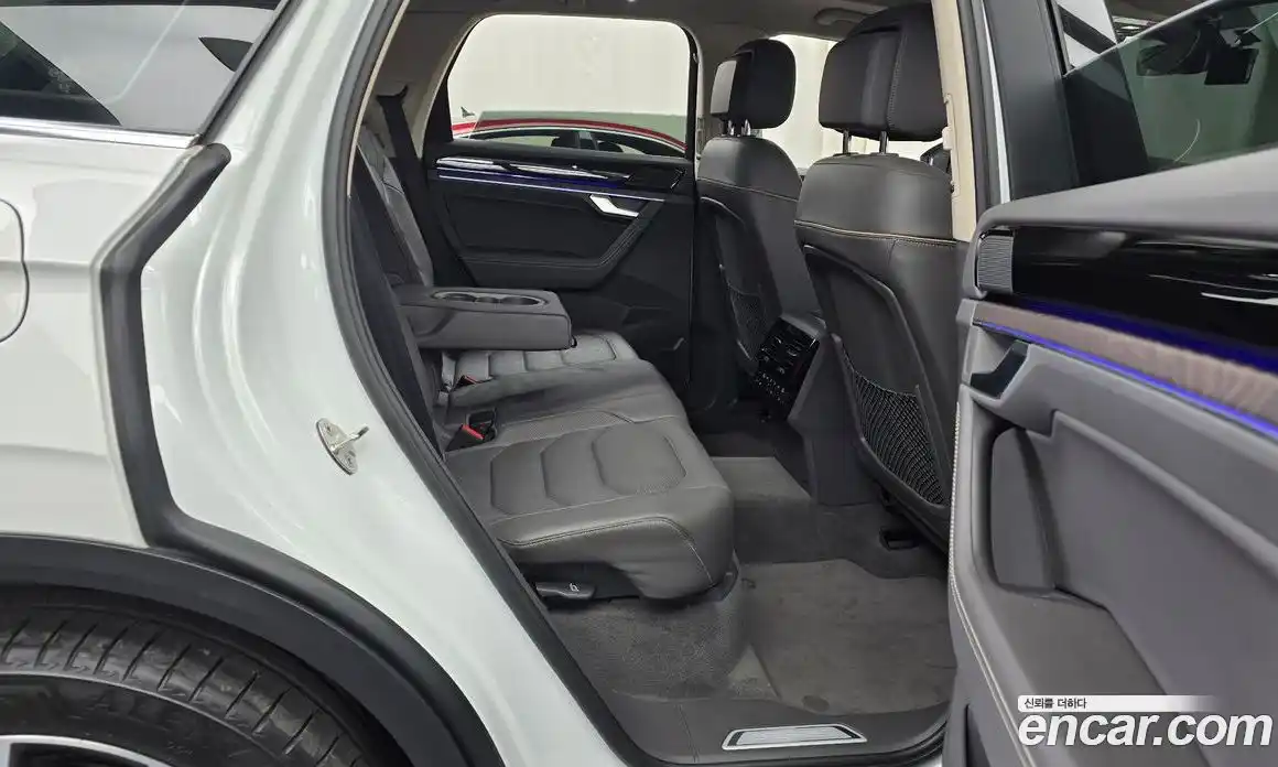 Volkswagen Touareg 2023 3.0 Автомат в Москве № 168449, фото 12