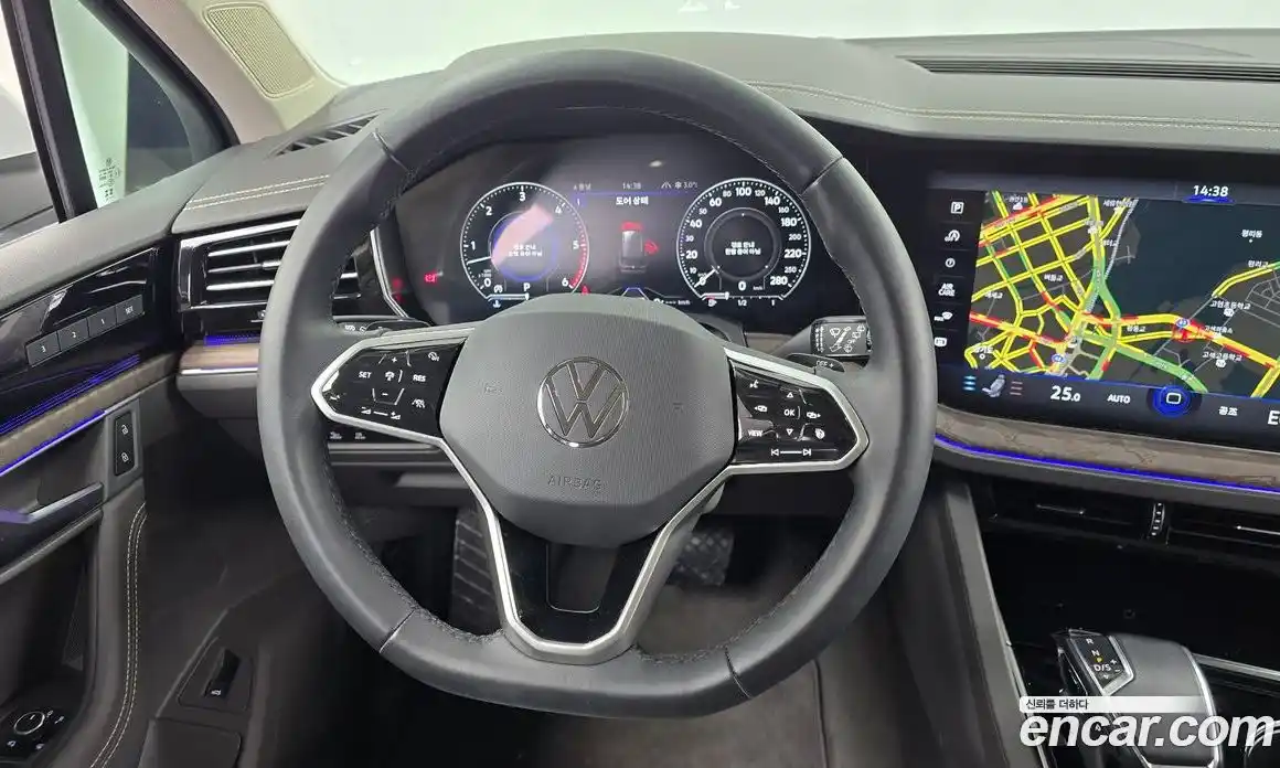 Volkswagen Touareg 2023 3.0 Автомат в Москве № 168449, фото 13