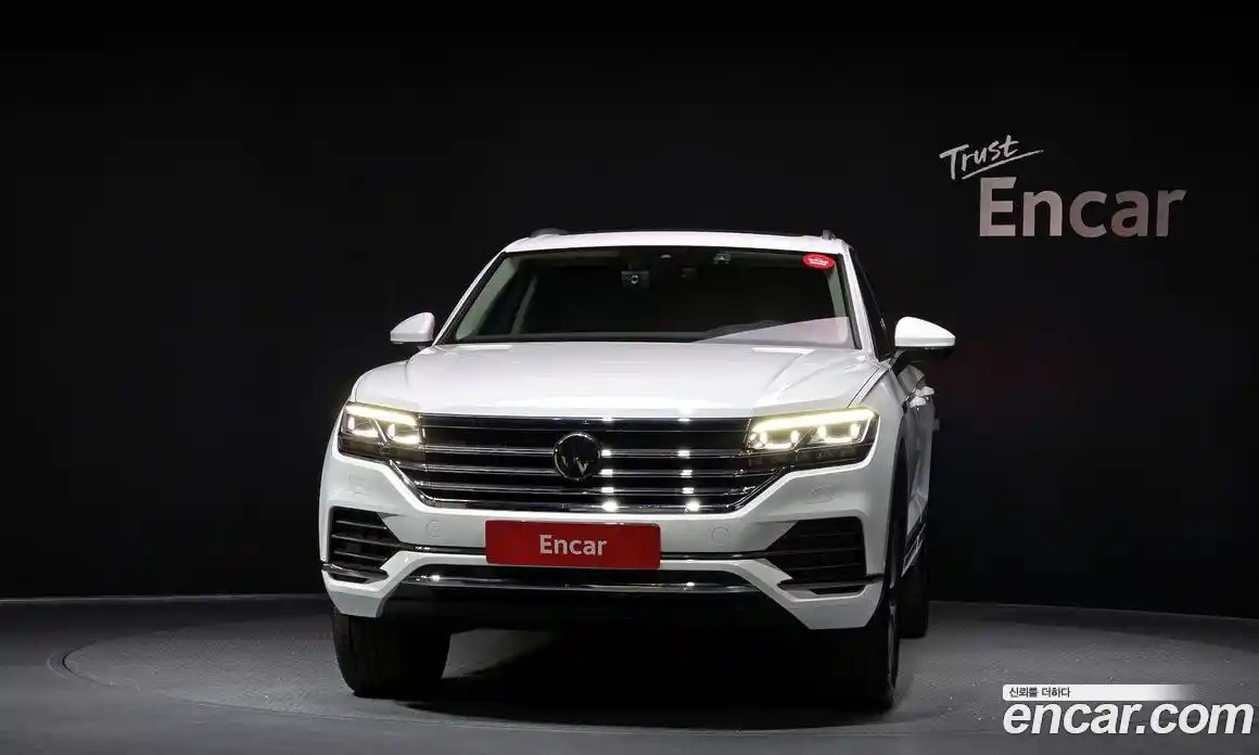 Volkswagen Touareg 2023 3.0 Автомат в Москве № 168449, фото 3