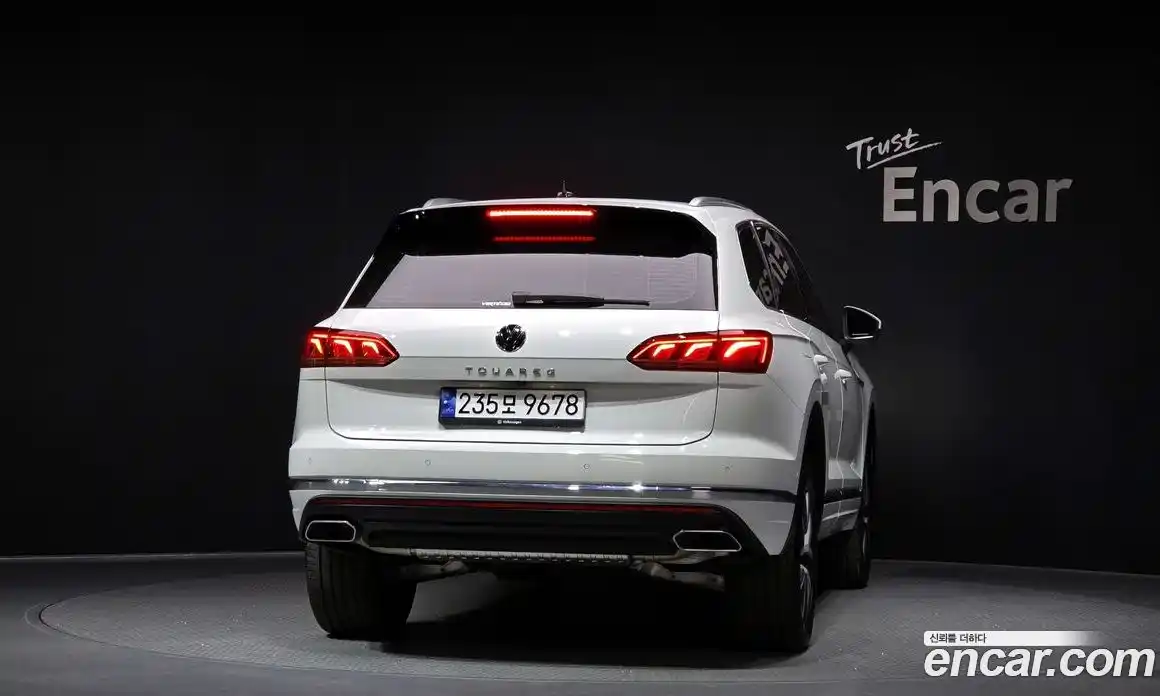 Volkswagen Touareg 2023 3.0 Автомат в Москве № 168449, фото 4