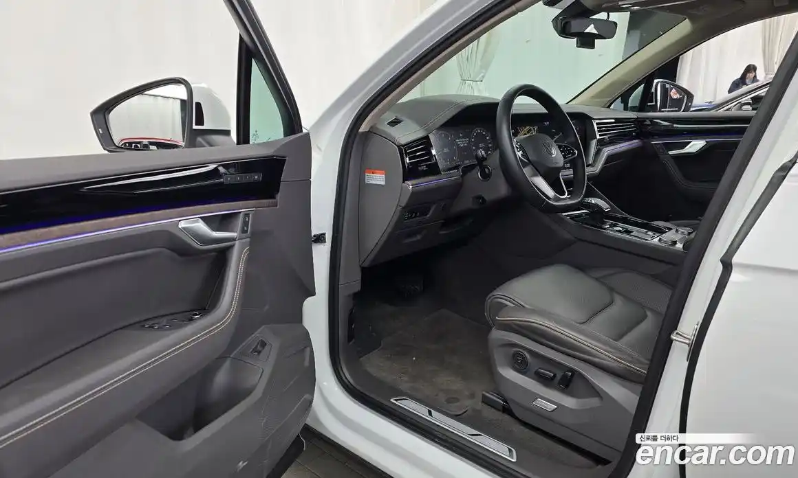 Volkswagen Touareg 2023 3.0 Автомат в Москве № 168449, фото 10