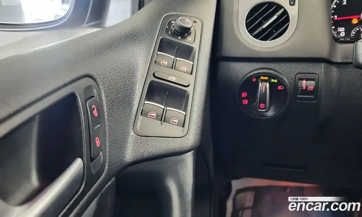 Volkswagen Tiguan 2016 2.0 Автомат в Москве № 169256, фото 9