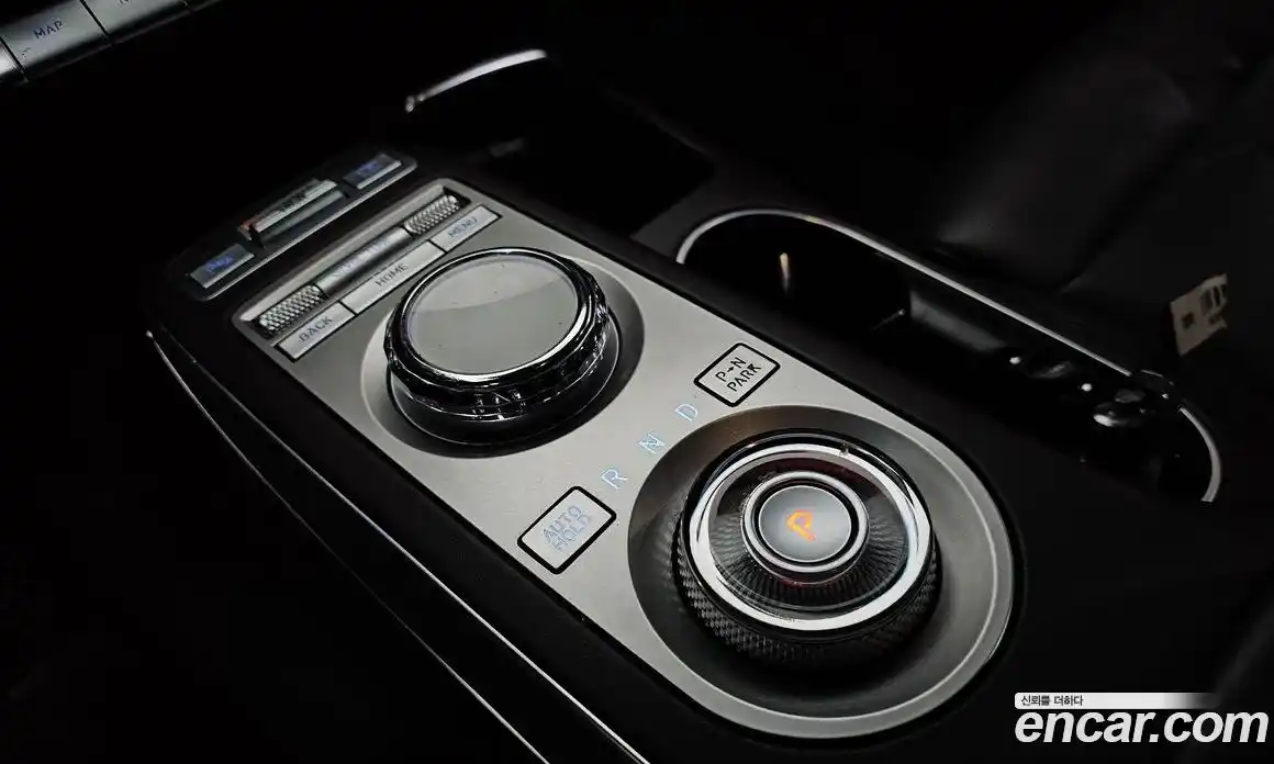 Genesis GV70 2021 2.2 Автомат в Москве № 16981, фото 3