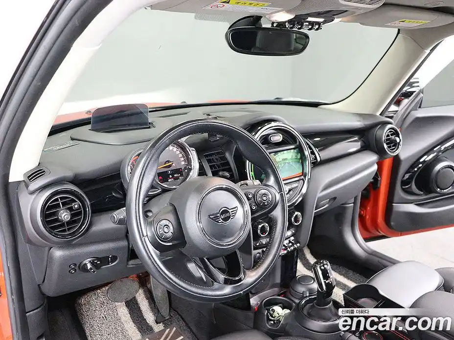 Mini Cooper 2019 1.5 Автомат в Москве № 181798, фото 16