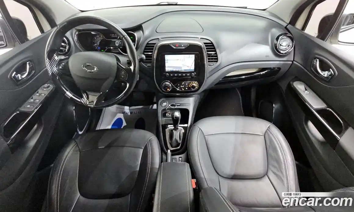 Renault QM3 2015 1.5 Автомат в Москве № 181960, фото 15