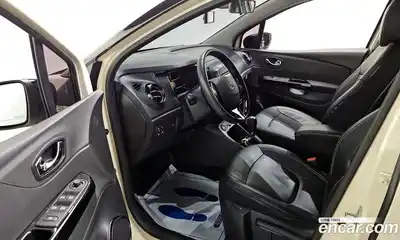 Renault QM3 2015 1.5 Автомат в Москве № 181960, миниатюра 2