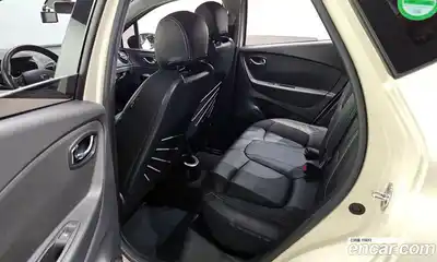 Renault QM3 2015 1.5 Автомат в Москве № 181960, миниатюра 6